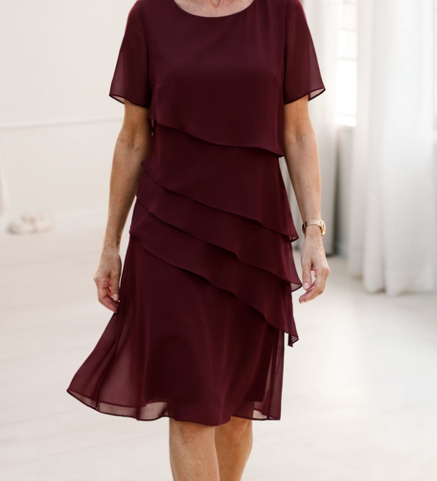 Juliette | Elegáns, lágy esésű ruha fodrokkal