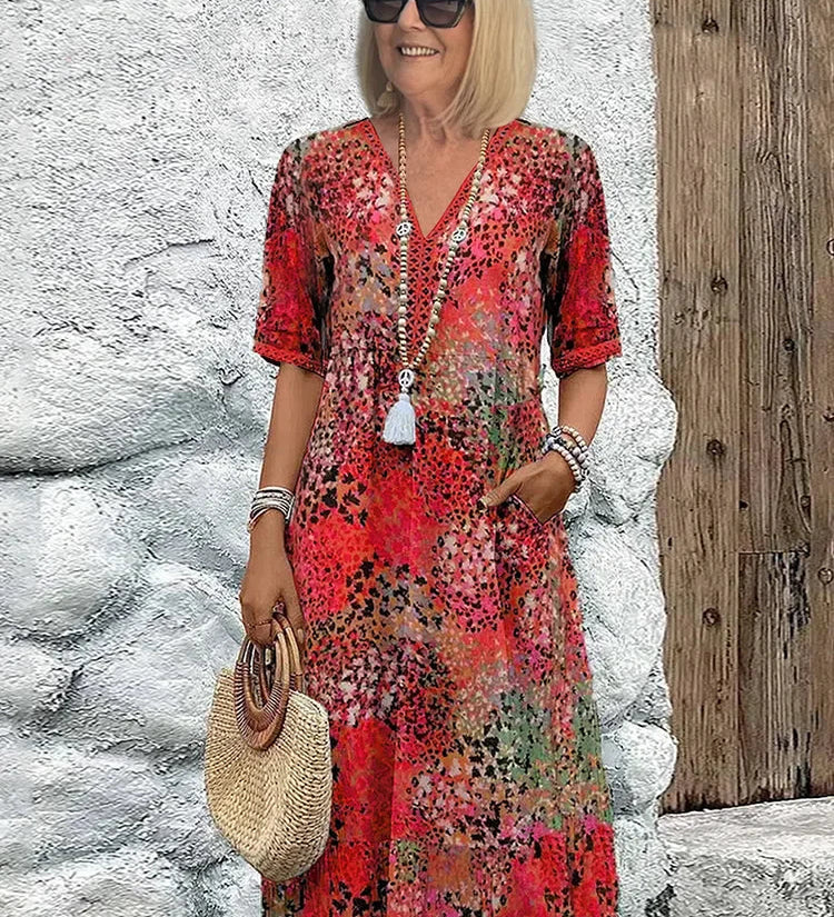 Dorina | V-kivágású ruha mintával